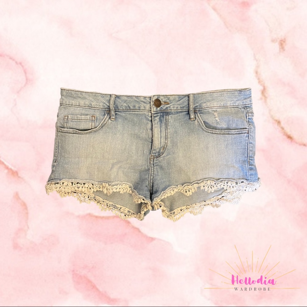 Lace detail shorts